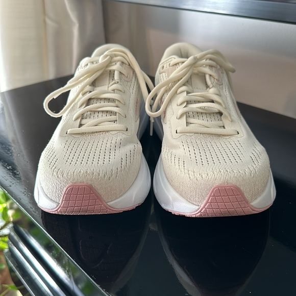 Brooks Ghost Max 2 Gym Shoes - Picture 6 of 11